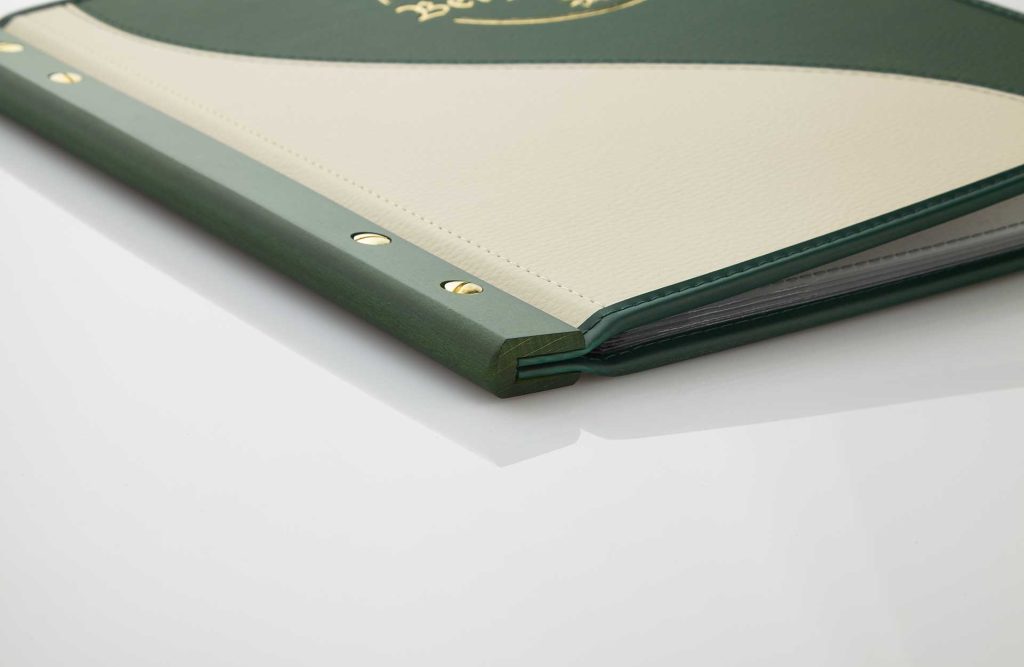 Gastrotopcard_Speisekarten_Modell_Jubilar_Designleder_DUE_MG_9855.jpg