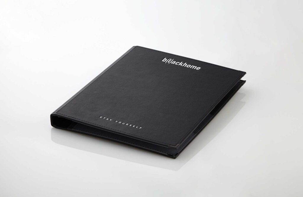 Gastrotopcard_Speisekarte_Modell_Zimmermappe_Royal_Weichleder_MG_9796.jpg