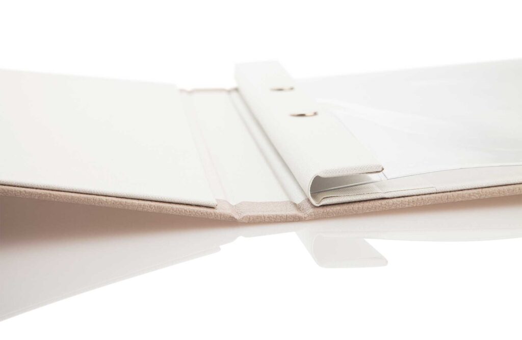 Gastrotopcard_Speisekarten_Finesso_Druckknopfleiste_Weichleder_MG_3766
