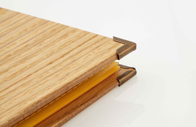 Gastrotopcard Speisekarten Finesso Druckknopfleiste aus Holz