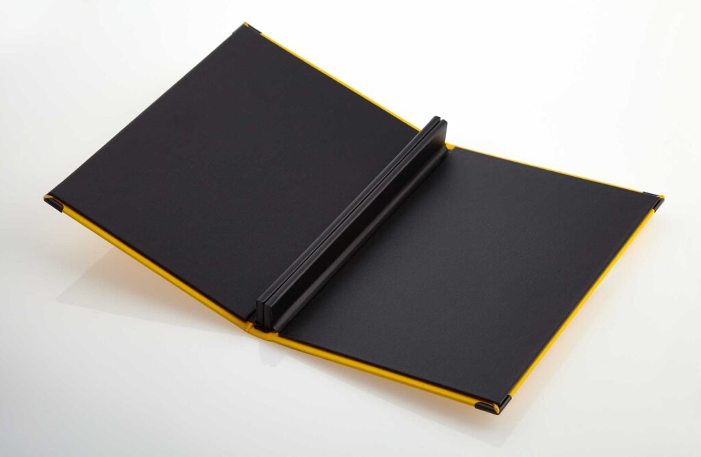 Gastrotopcard_Speisekarten_Finesso_Magnetleiste_Designleder_MG_1687.jpg