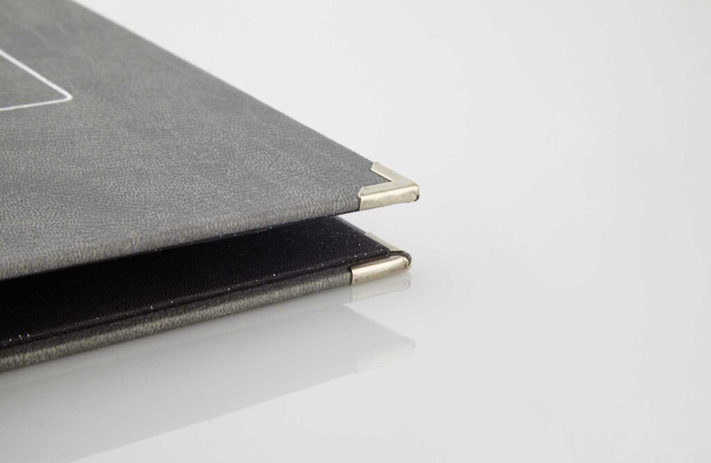 Gastrotopcard Speisekarte Finesso Magnetleiste Weichleder in grau