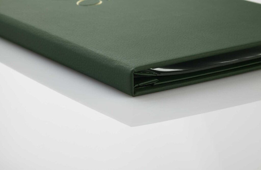 Gastrotopcard Speisekarte Finesso Schraubleiste Designleder in grün