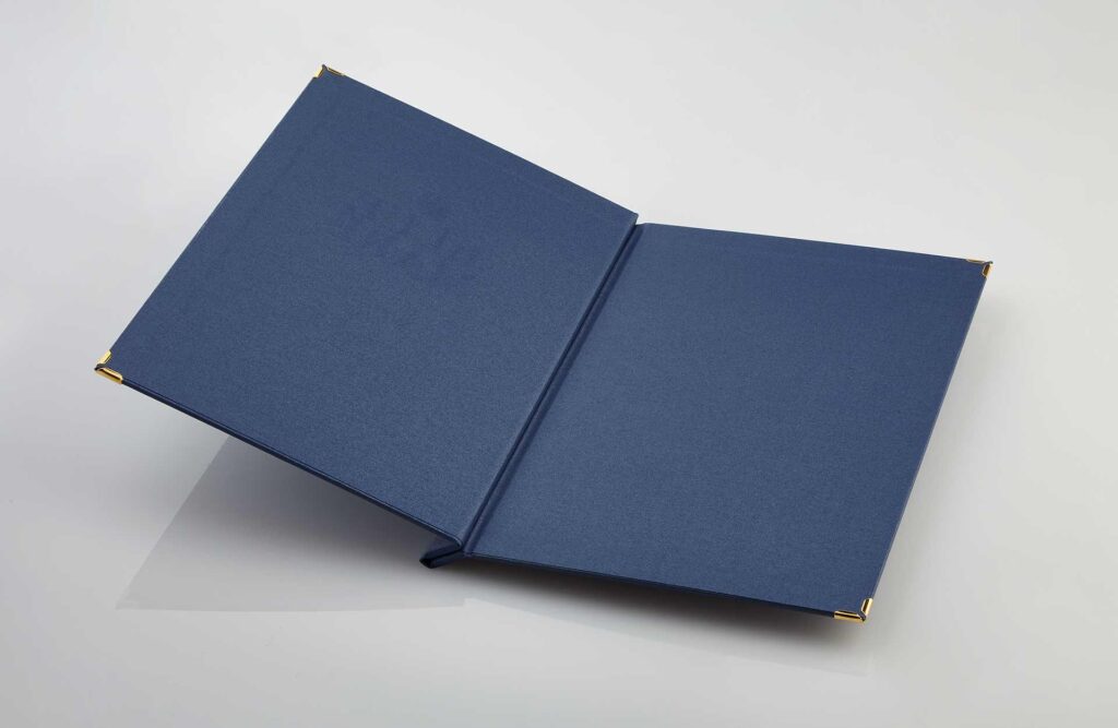 Gastrotopcard menu Magnetix made of Medici with magnetic spaces