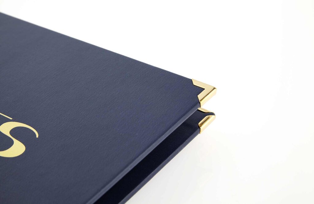 Speisekarte aus Medici in Blau mit Klemmrücken
