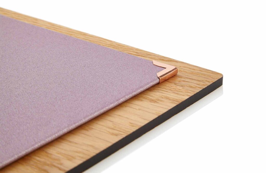 Selectla planche en bois avec des couvercles en lin à bookbinder en lilas