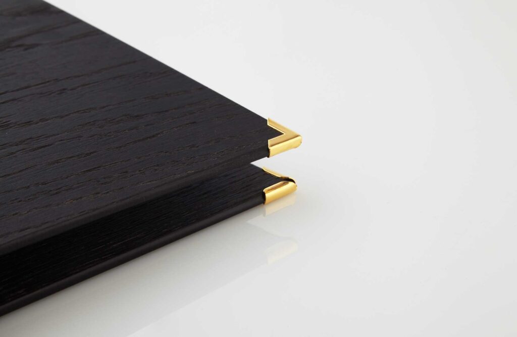 Gastrotopcard Zimmermappe Royal Woody Eiche in schwarz