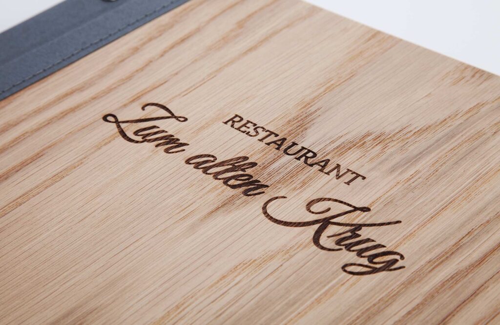 Speisekarte aus Holz von Gastrotopcard