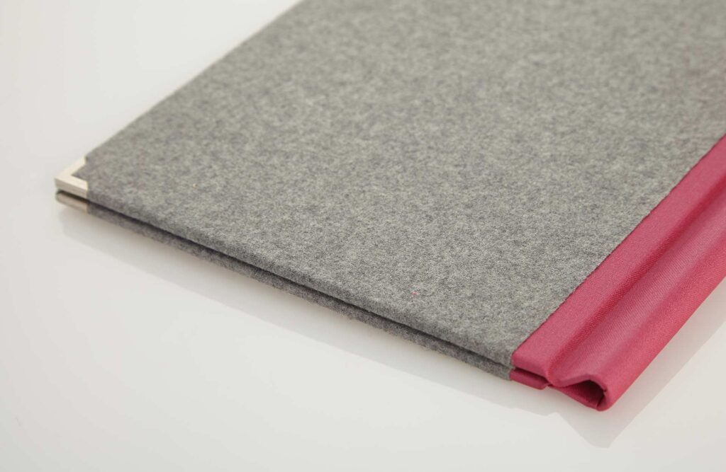 Speisekarte Modell Quickfix aus Loden mit Stick von Gastrotopcard
