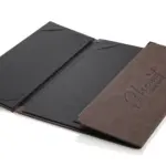 Menu en cuir en marron