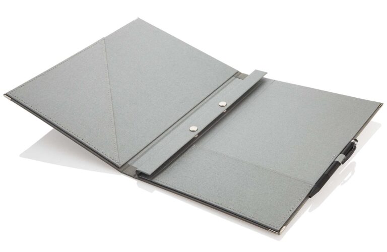 Gastrotopcard_Speisekarten_Zimmermappe_Luxury_Weichleder_MG_3833.jpg