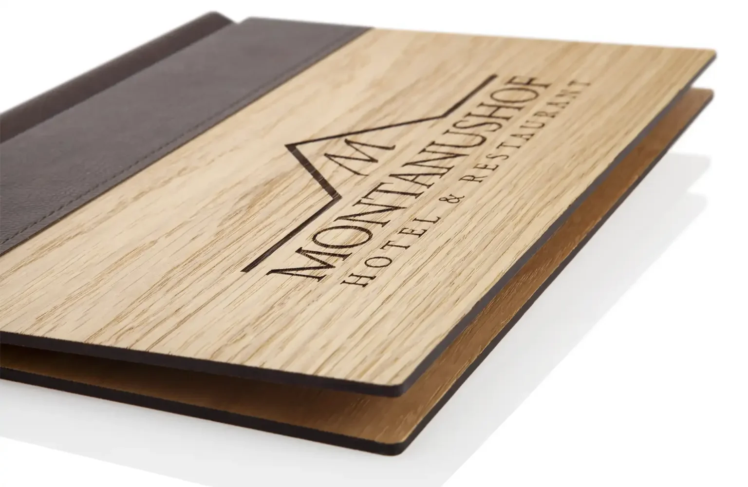 Menu en bois avec dos en cuir