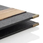 Menu en bois avec des bandes de bois récupérées