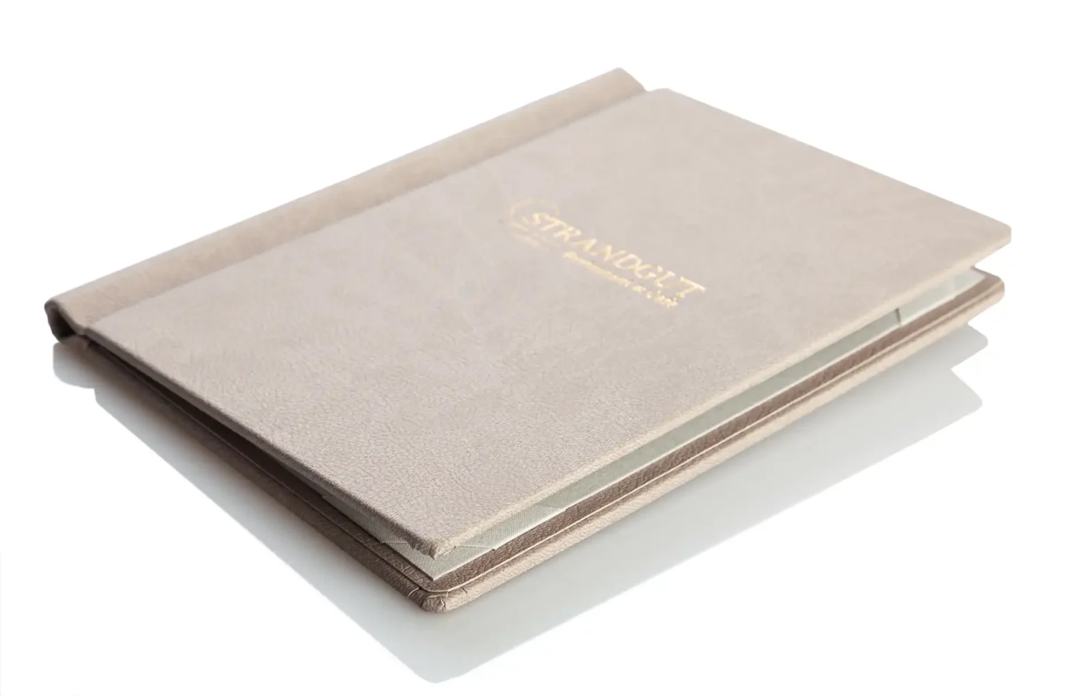 Speisekarten mit goldener Logoveredelung bei Gastrotopcard kaufen