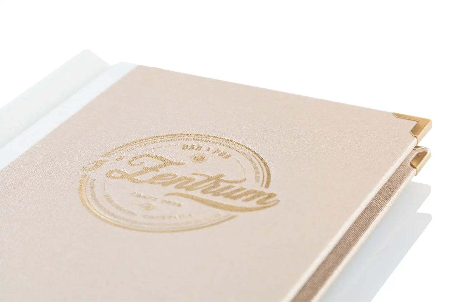 Speisekarten mit goldenem Logo bei Gastrotopcard kaufen