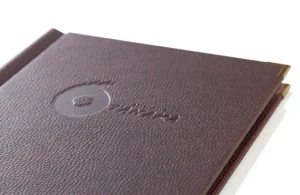 Speisekartencovers aus Leder mit wasserabweisenden Mazterial bei Gastrotopcard kaufen