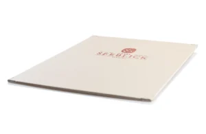 Menuboards mit eigenem Logo in rot kaufen bei Gastrotopcard