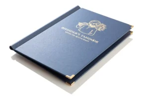 Speisekarte mit goldenem Logo aus Leinen bei Gastrotopcard kaufen