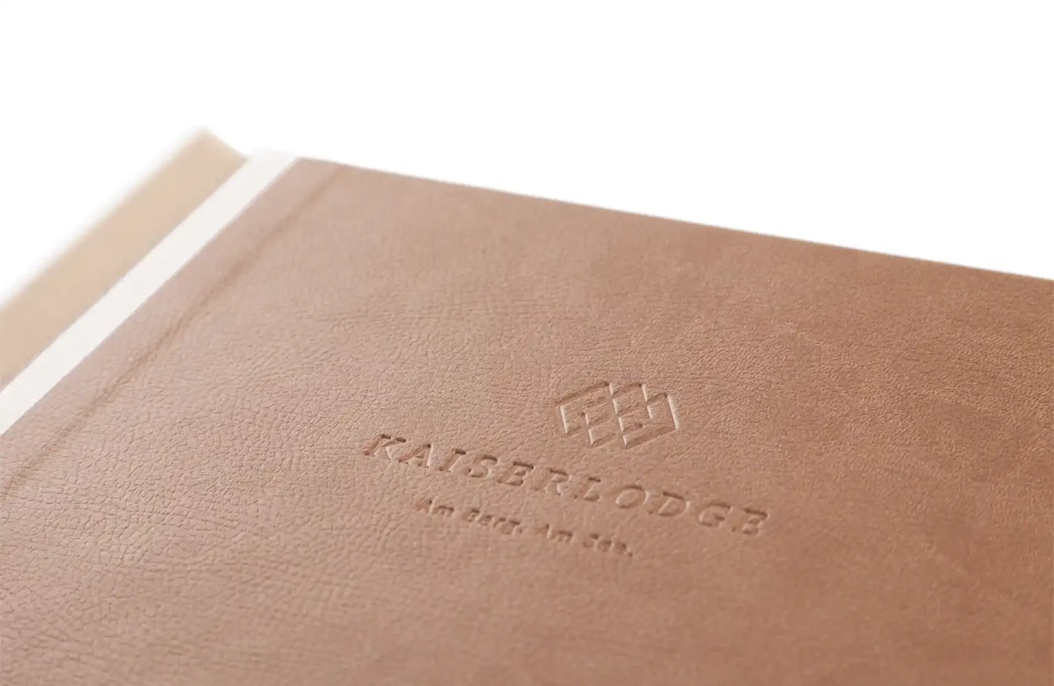 Speisekarten mit Logoprägung auf Leder bei Gastrotopcard kaufen